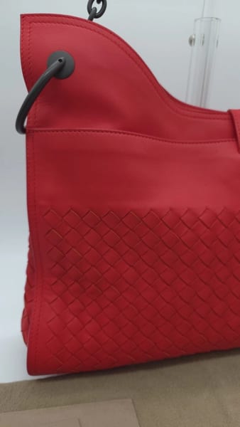 Bottega Veneta La Belle Vie Beverly Bag Vesuvio Red Intrecciato Leather, photo 8 of 24