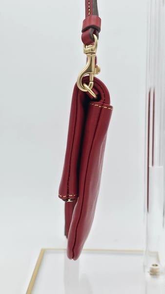 Dooney & Bourke Red Pebbled Leather Crossbody Handbag Zip Top Tassel, photo 4 of 10
